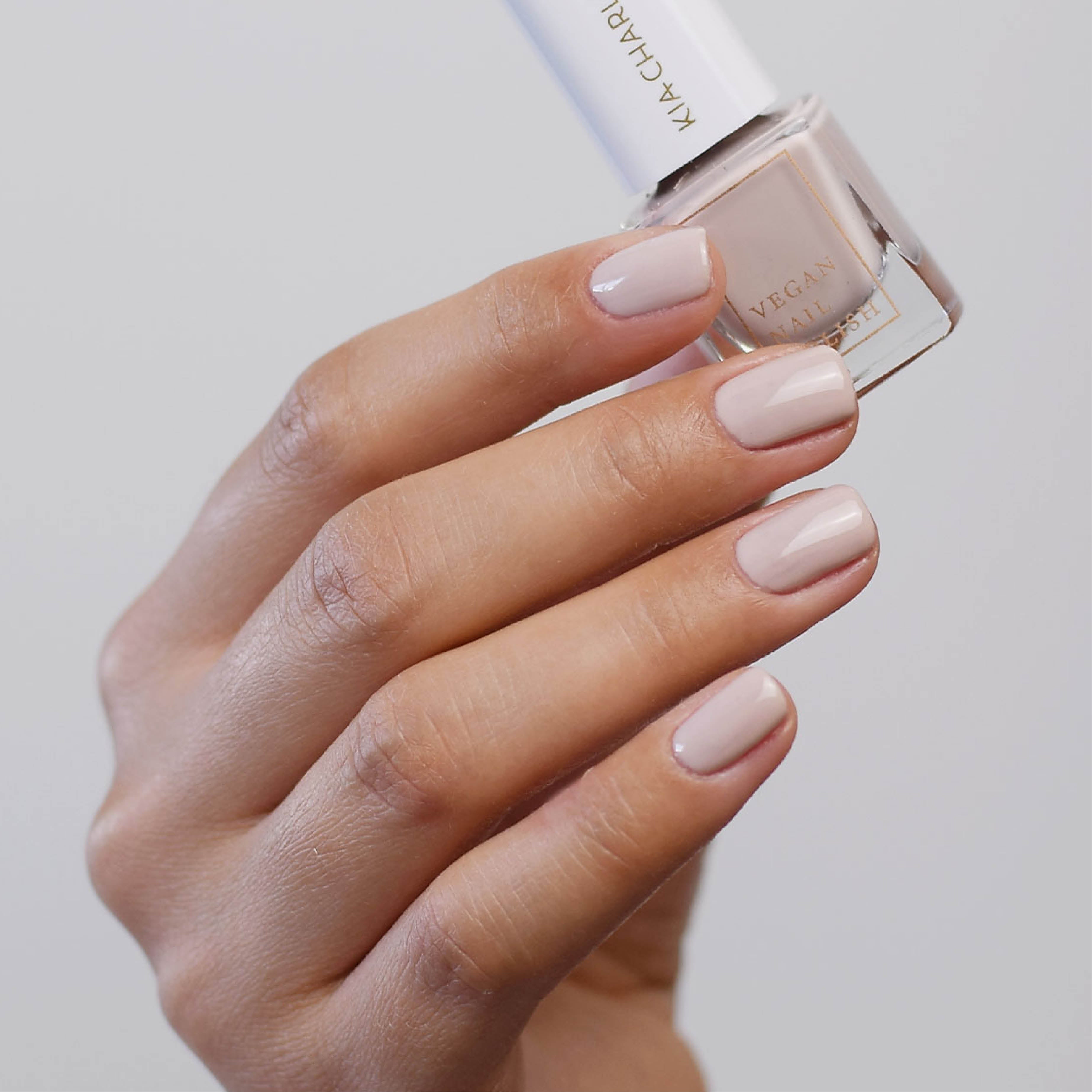 kia-charlotta-intuitive-energy-nagellack-nude-vegan image 2