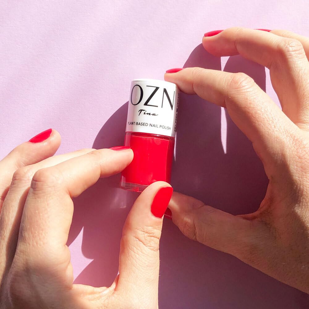 ozn-tina-pflanzenbasierter-nagellack-hibiskus-rot image 5