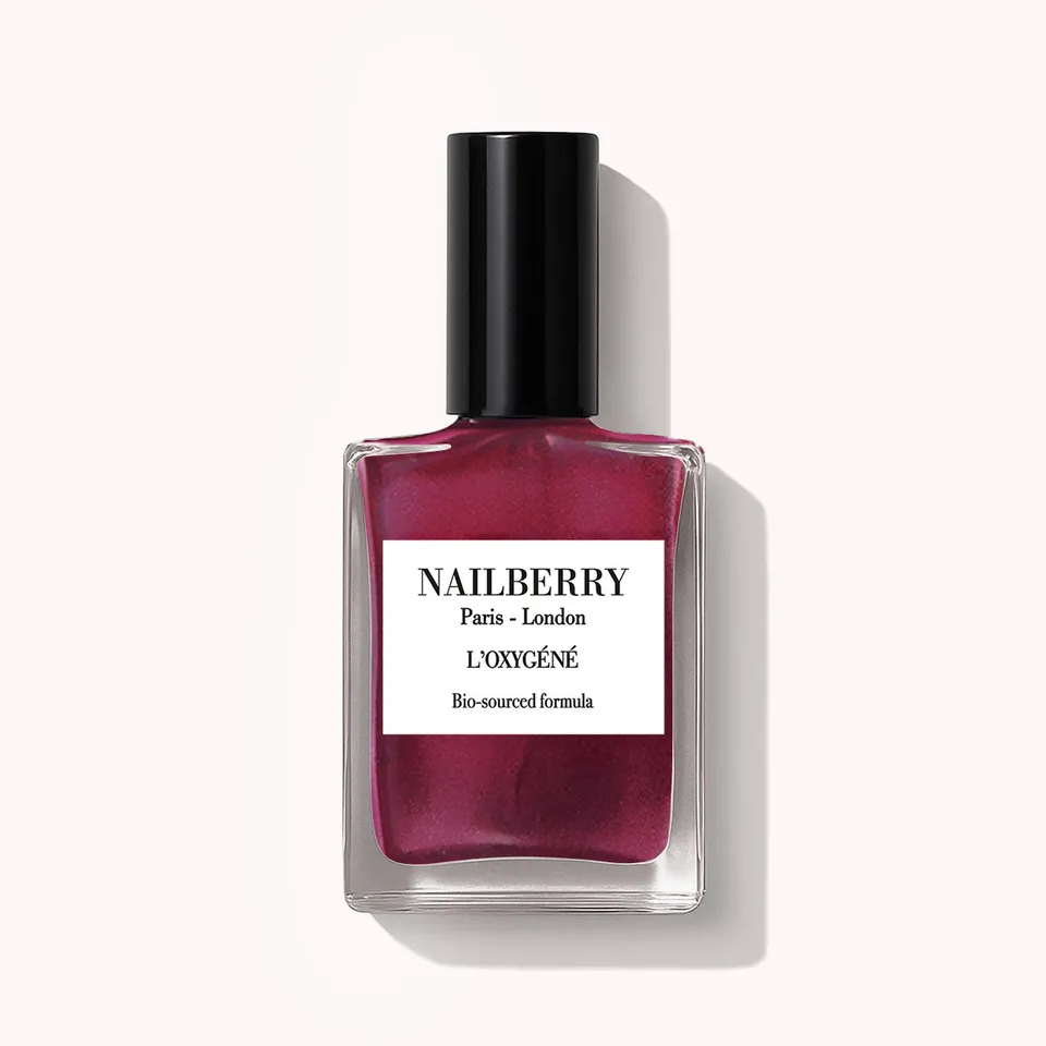 nailberry-mystique-red-nagellack-schimmer-burgunder-opaque image 1