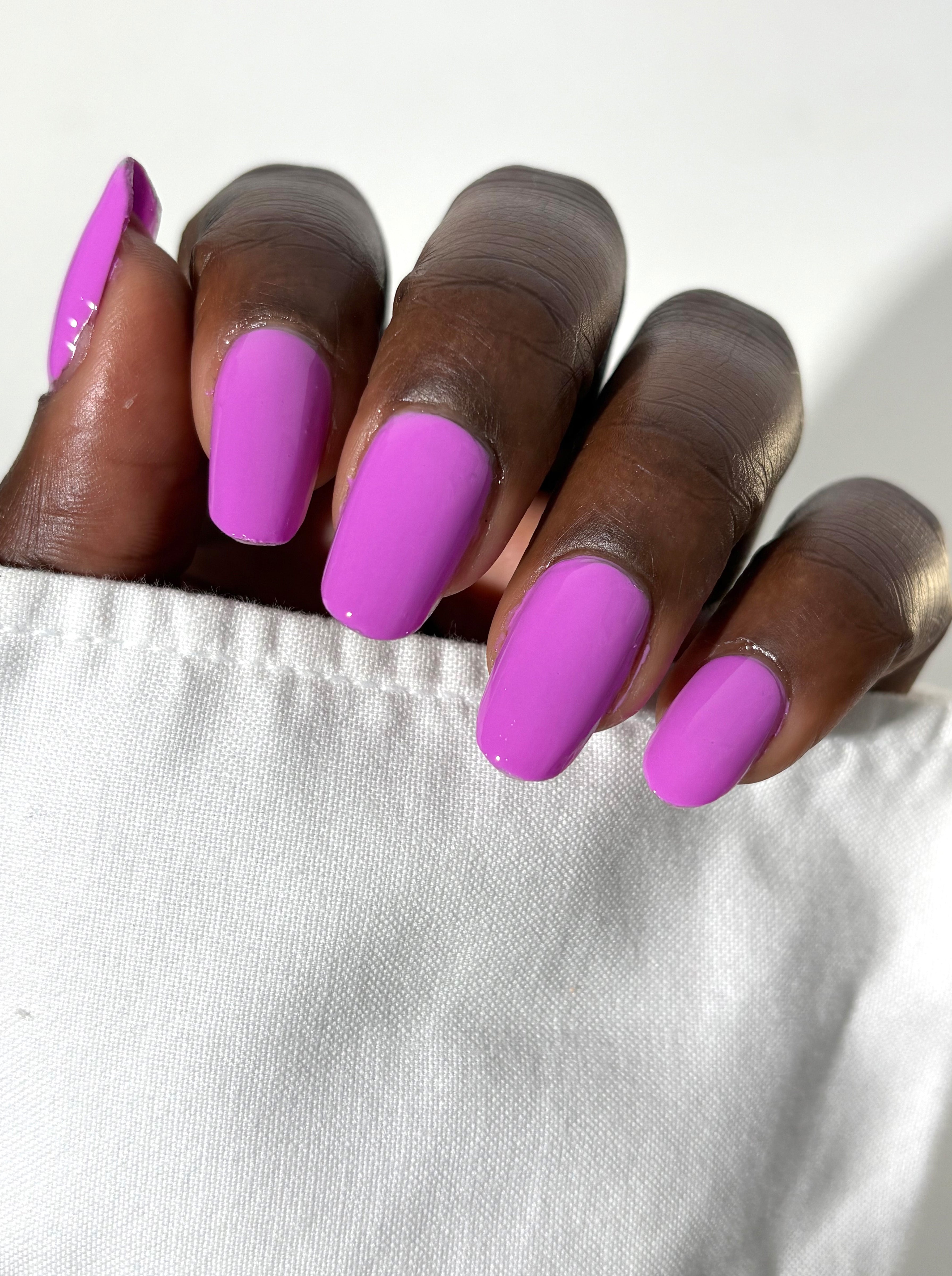 nailberry-ultra-violet-nagellack-bold-bright-purple-opaque image 4