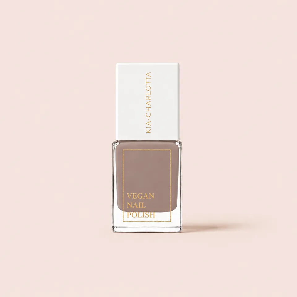 kia-charlotta-nagellack-courageous-dunkles-beige-taupe-nude-vegan image 1