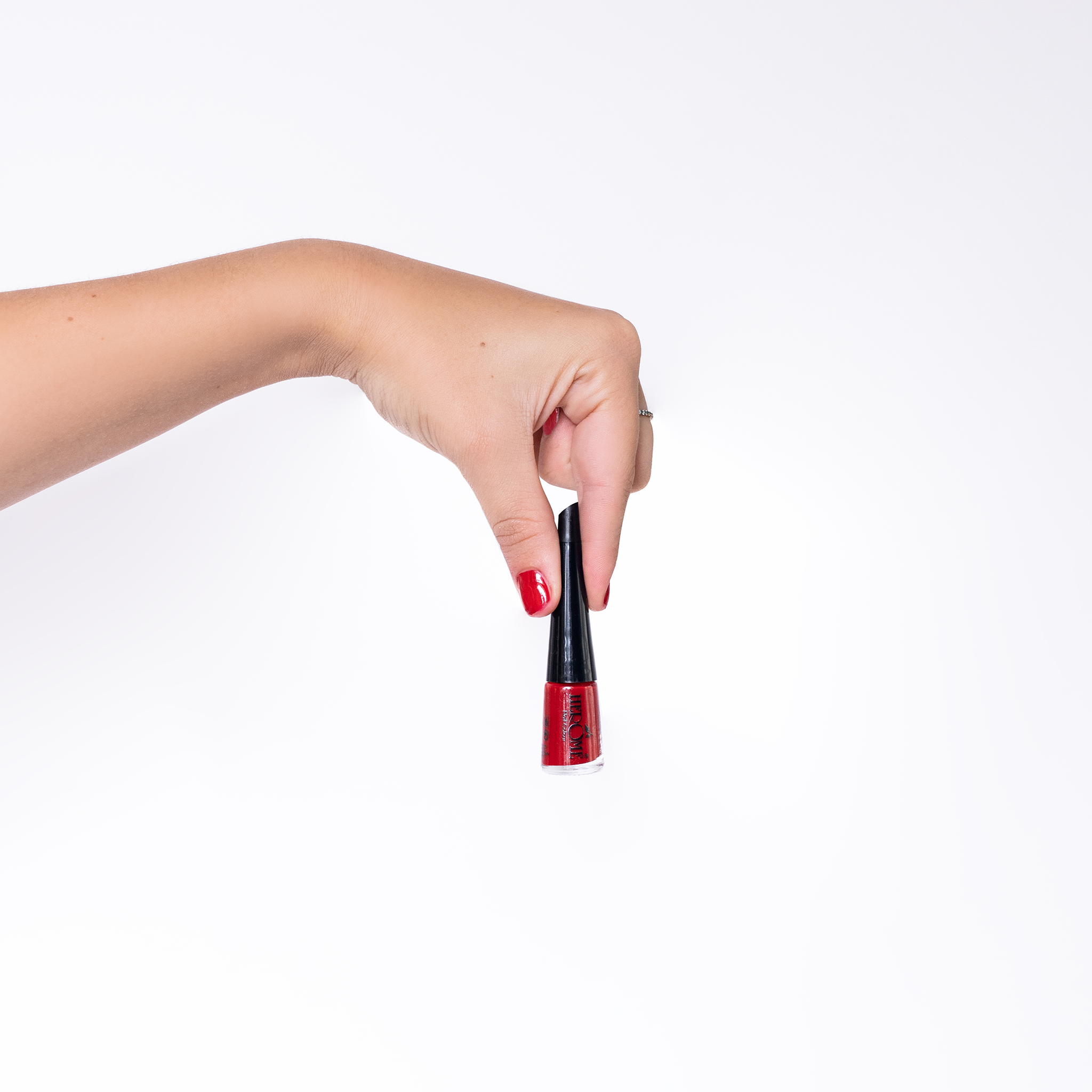 her-me-take-away-nail-colour-34-rot-4-ml image 2