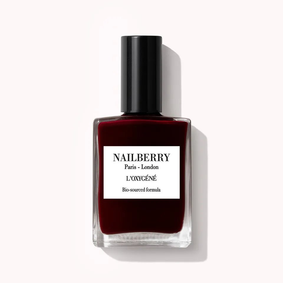 nailberry-kirsch-kiss-dunkle-kirsche-burgunder-deckend-aw25 image 1