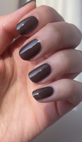 nailberry-taupe-la-nagellack-deep-taupe-opaque image 2