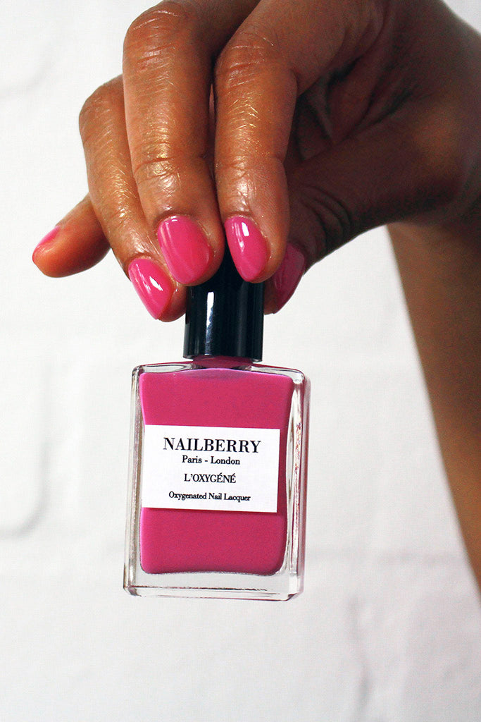 nailberry-pomegranate-juice-nagellack-fruchtiges-mittel-pink-semi-sheer-gloss image 3