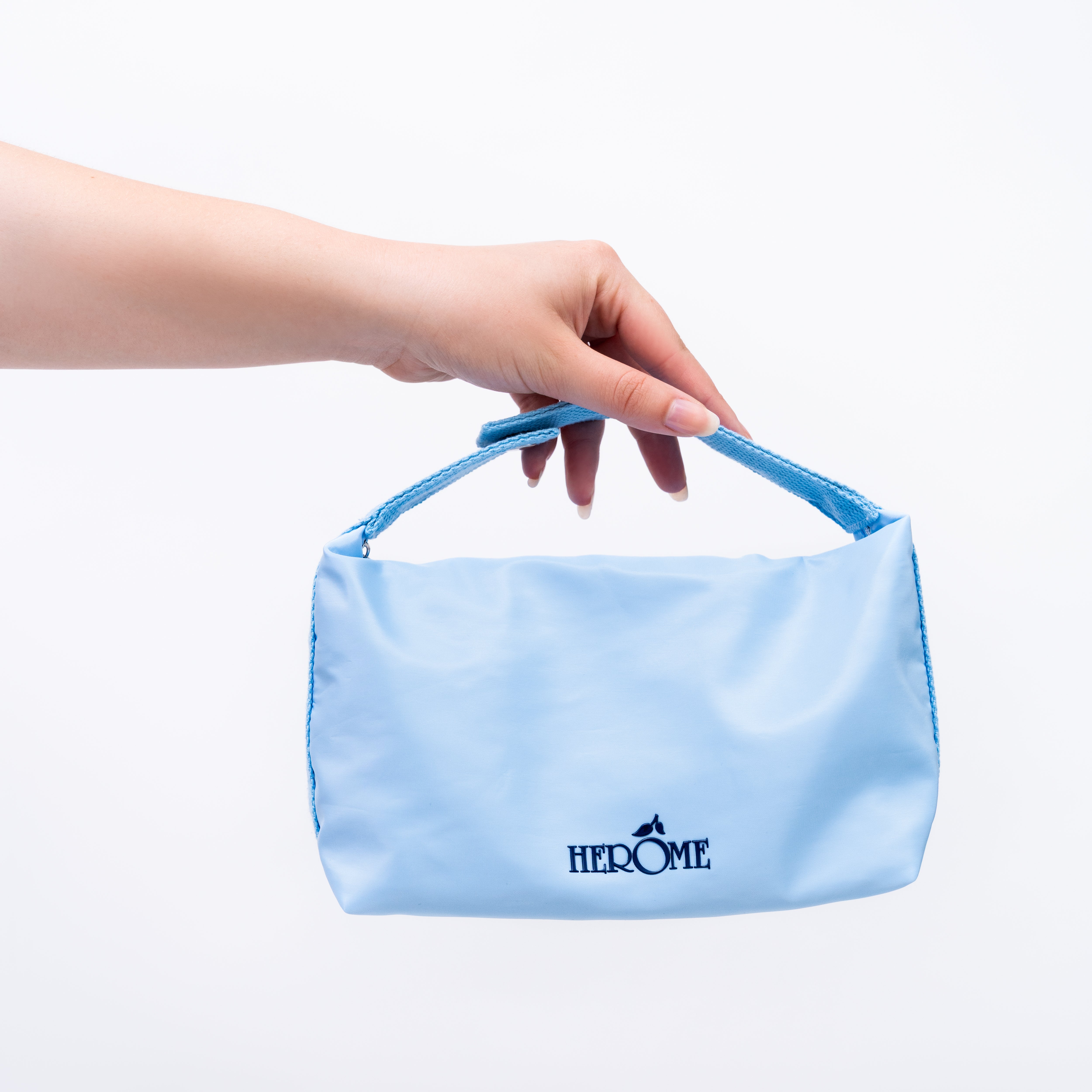 her-me-kosmetiktasche-hellblau-nylon-beauty-bag image 2