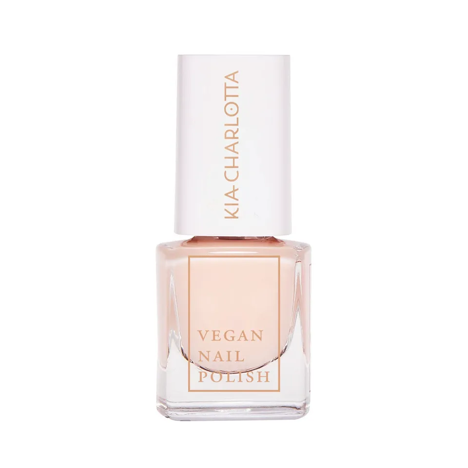 kia-charlotta-believe-veganer-nagellack-transparent-nude-2 image 1