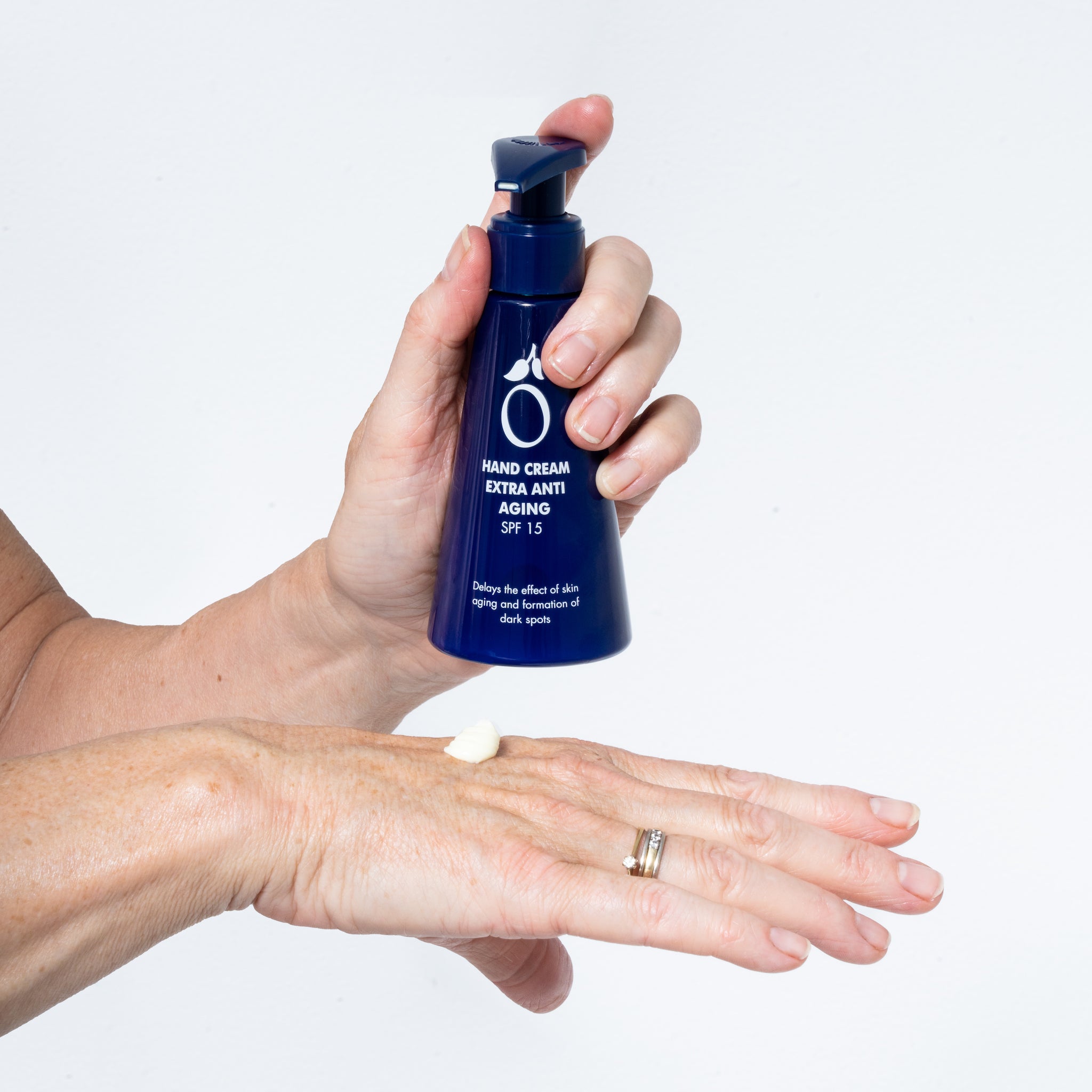 her-me-handcreme-extra-anti-aging-gegen-altersflecken image 3