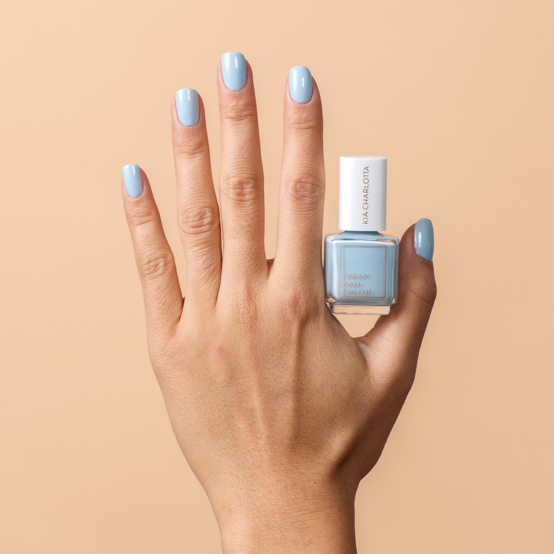 kia-charlotta-ocean-breeze-hellblau-pastell-nagellack image 2