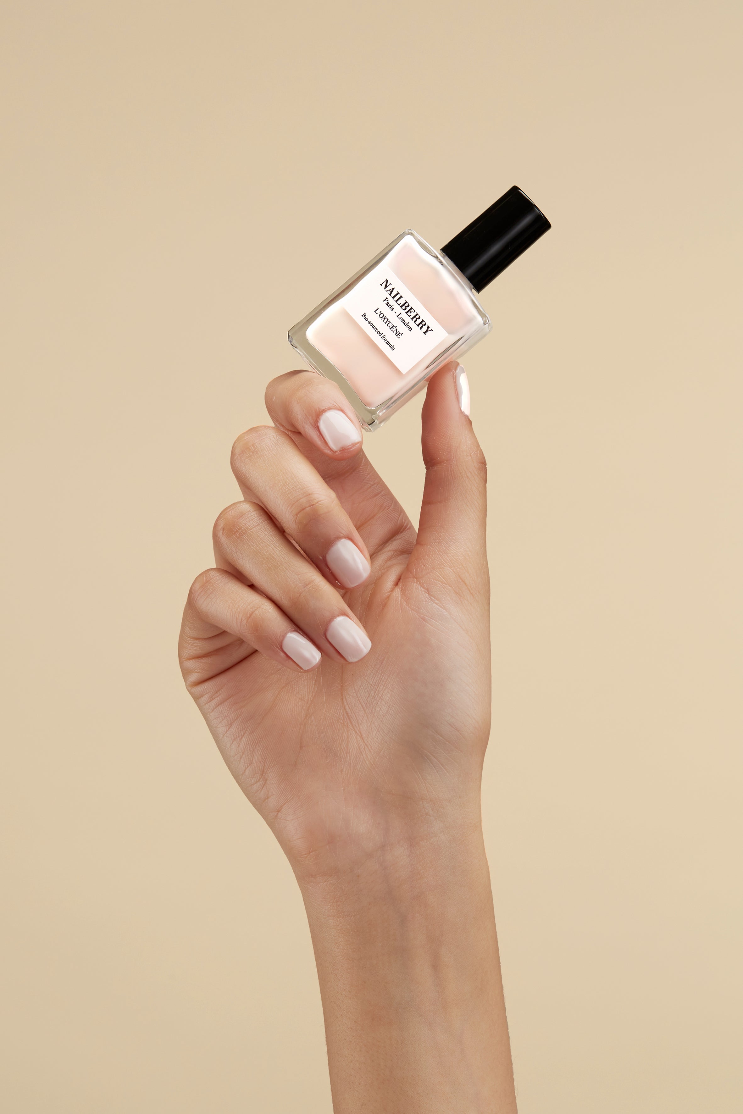 nailberry-almond-nagellack-off-white-nude-opaque image 2