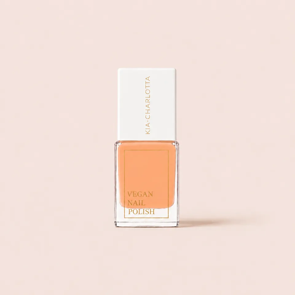 kia-charlotta-nagellack-coral-diving image 1