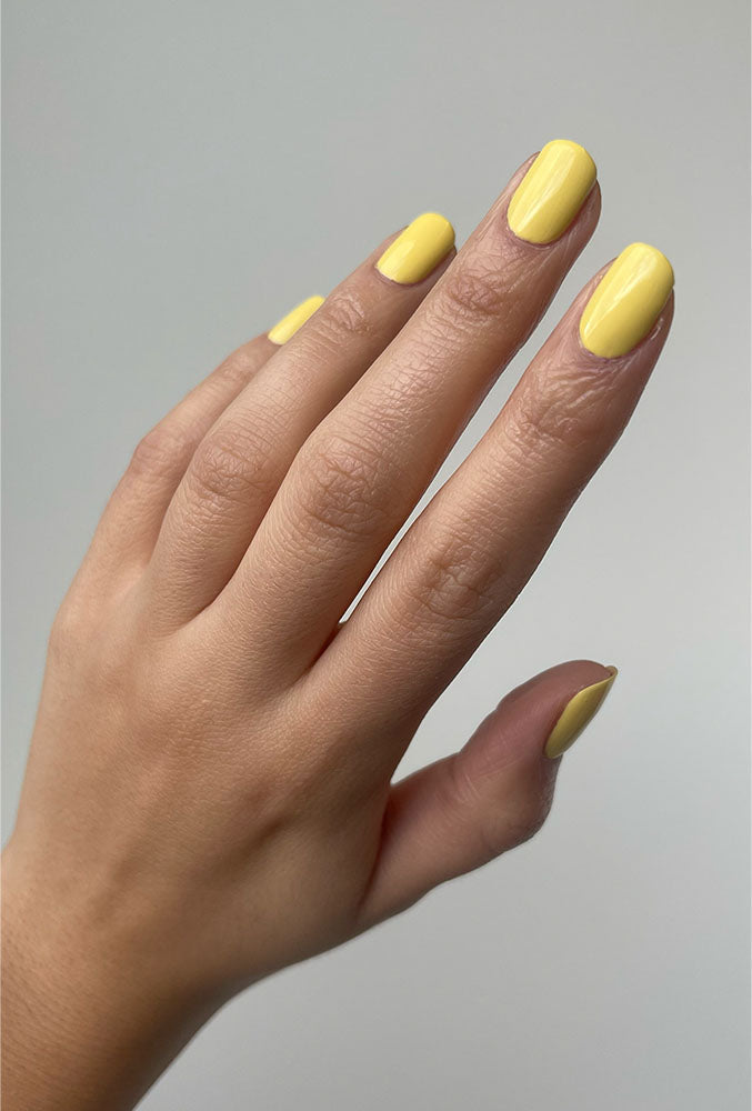 nailberry-simply-the-zest-nagellack-pastellgelb-opaque image 3