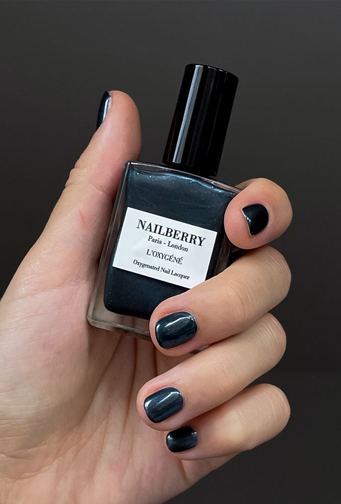 nailberry-galactic-nagellack-pearlised-stormy-grey-opaque-shimmer image 2