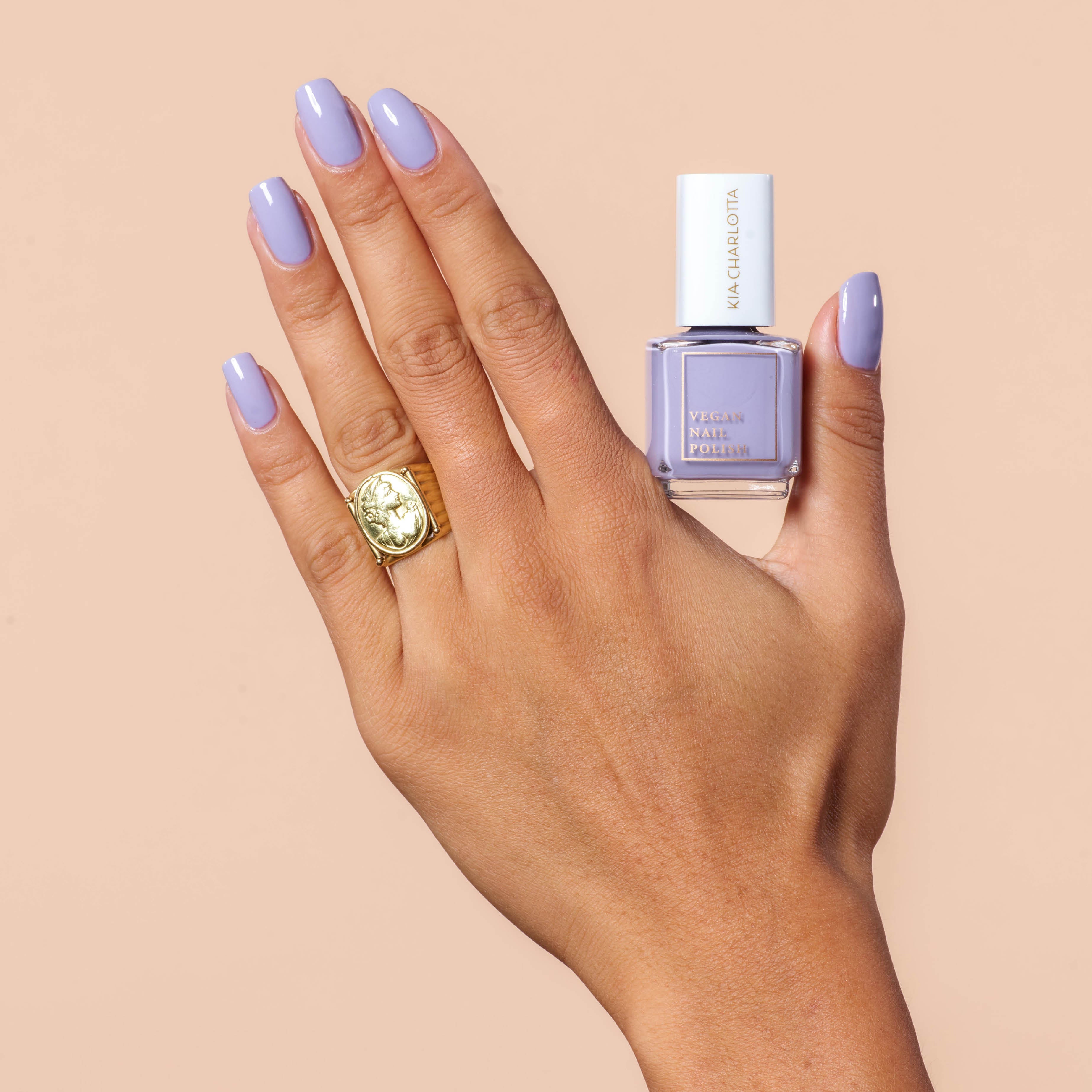 kia-charlotta-lavender-nagellack-pastelllila-vegan image 2