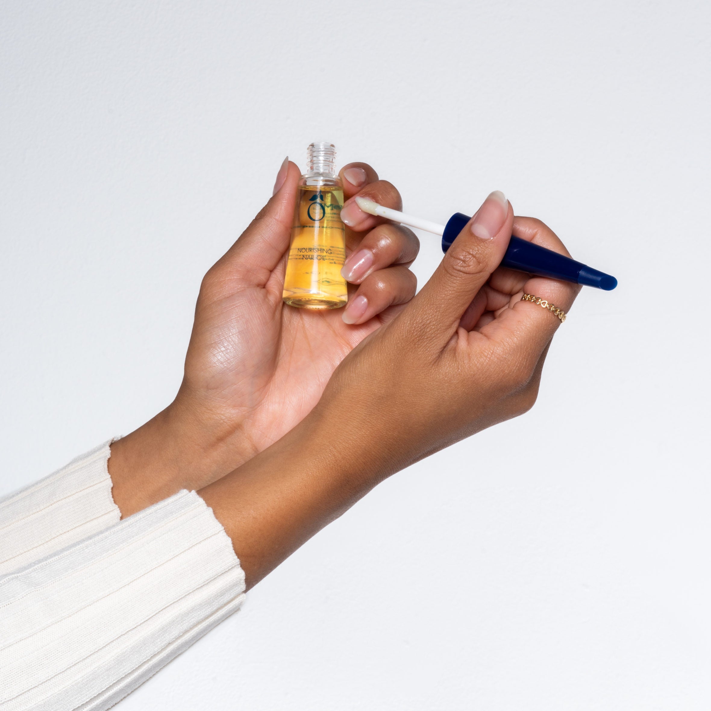 her-me-pflegendes-nagel-l-n-hrendes-nagelpflege-l image 4