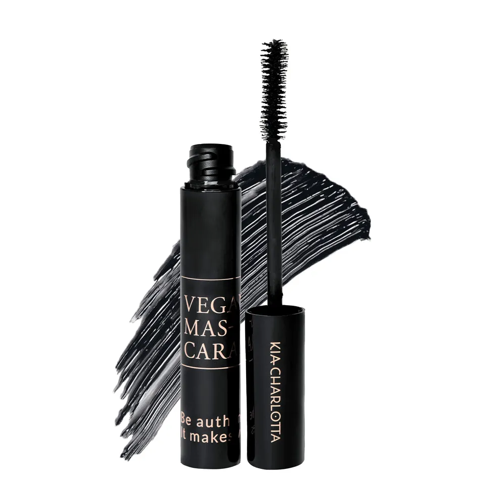 kia-charlotta-eyes-on-me-eyeshadow-palette-bundle-edition image 1
