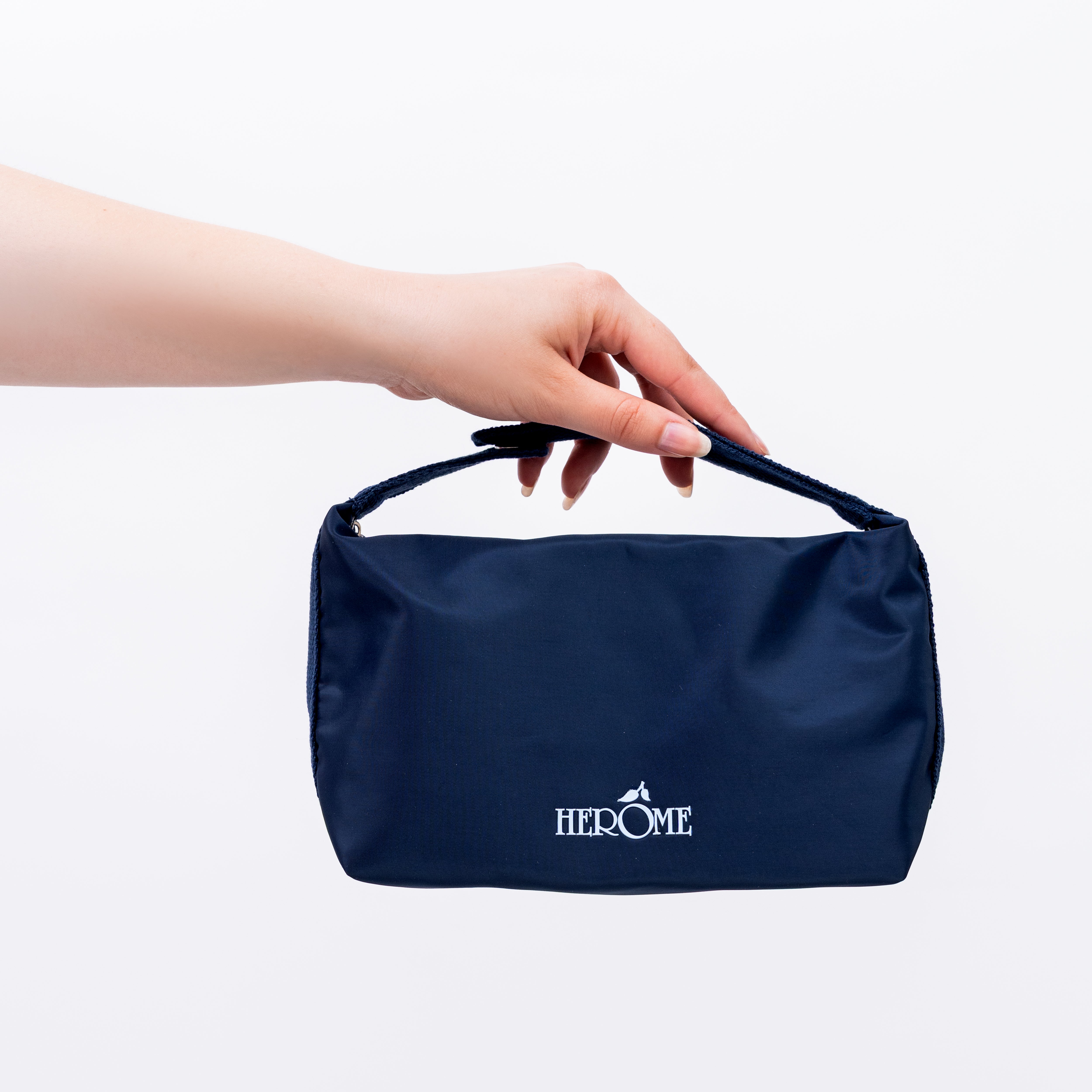 her-me-kosmetiktasche-dunkelblau-beauty-bag-aus-nylon image 2