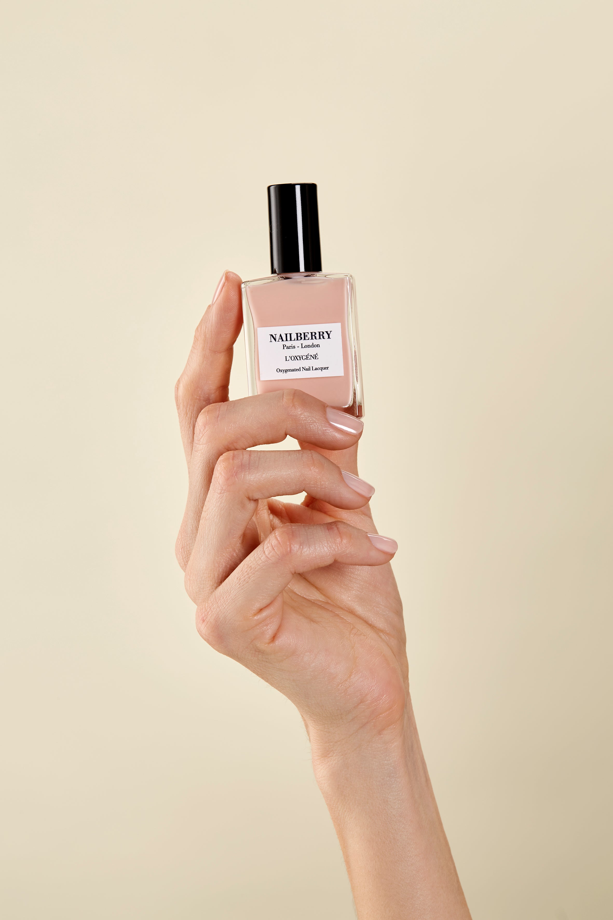 nailberry-a-touch-of-powder-nagellack-beige-rosa-semi-sheer image 2