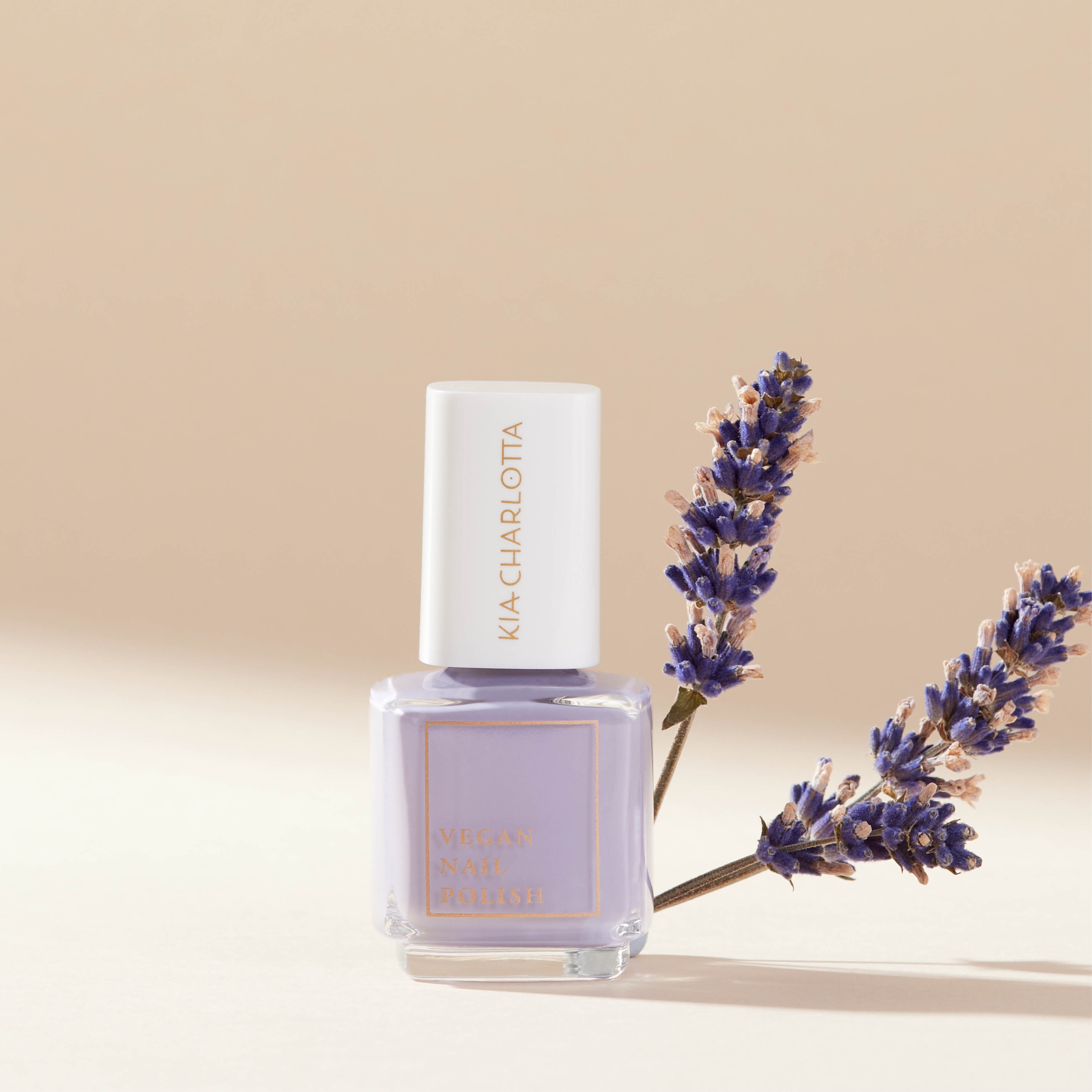 kia-charlotta-lavender-nagellack-pastelllila-vegan image 3