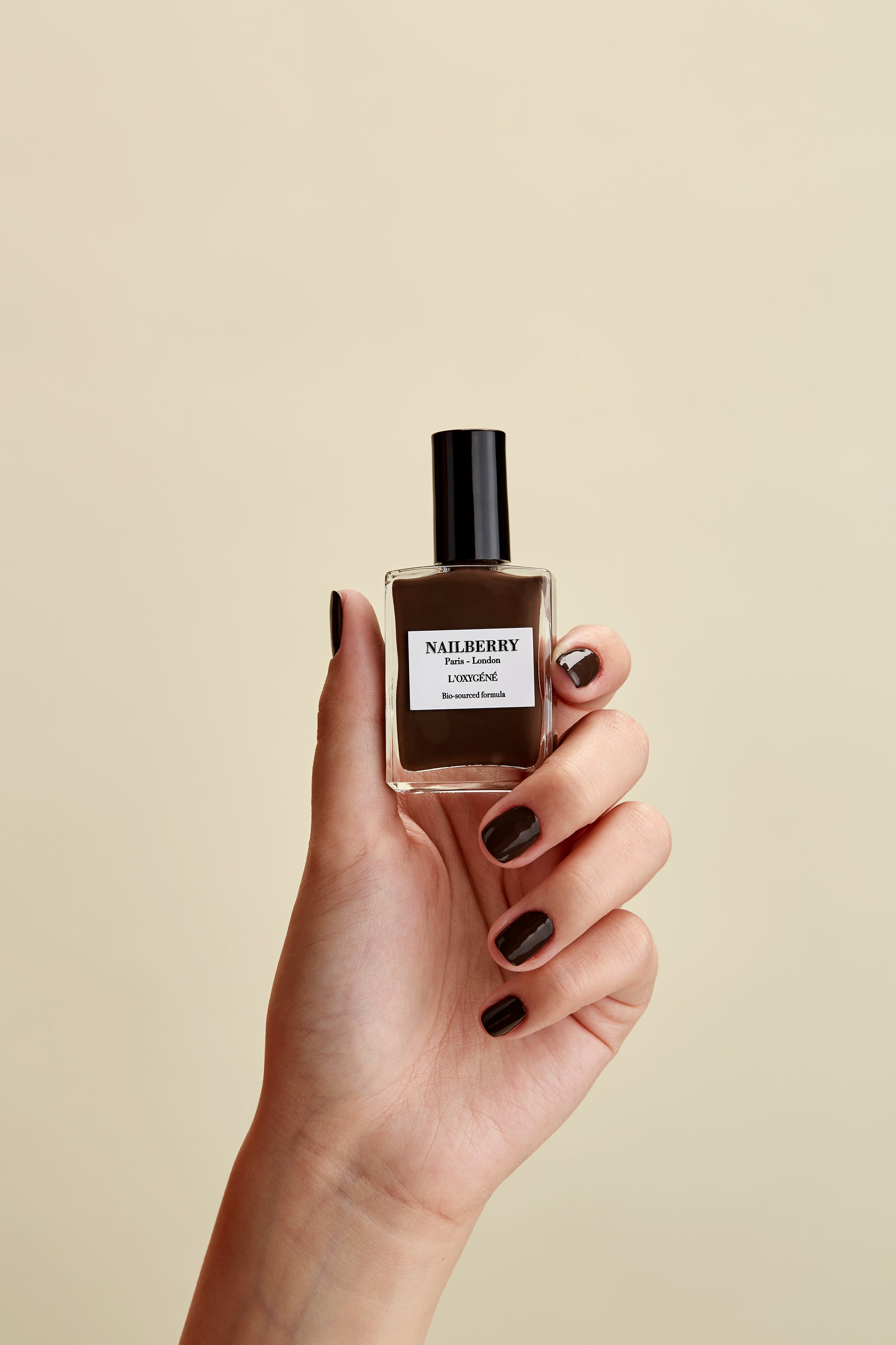 nailberry-hot-coco-braun-nagellack-opaque image 2
