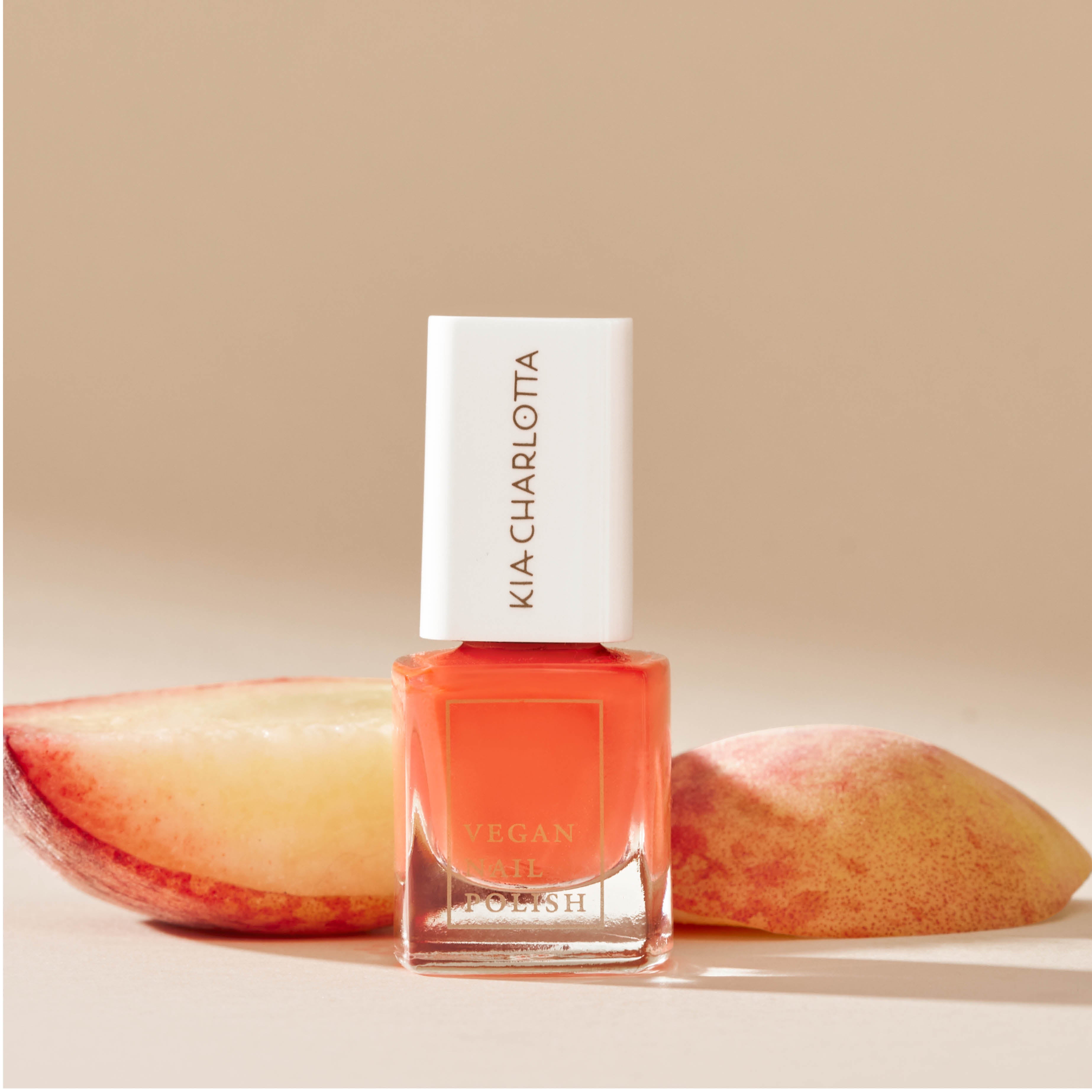 kia-charlotta-a-wildflower-korallen-pink-nagellack image 3