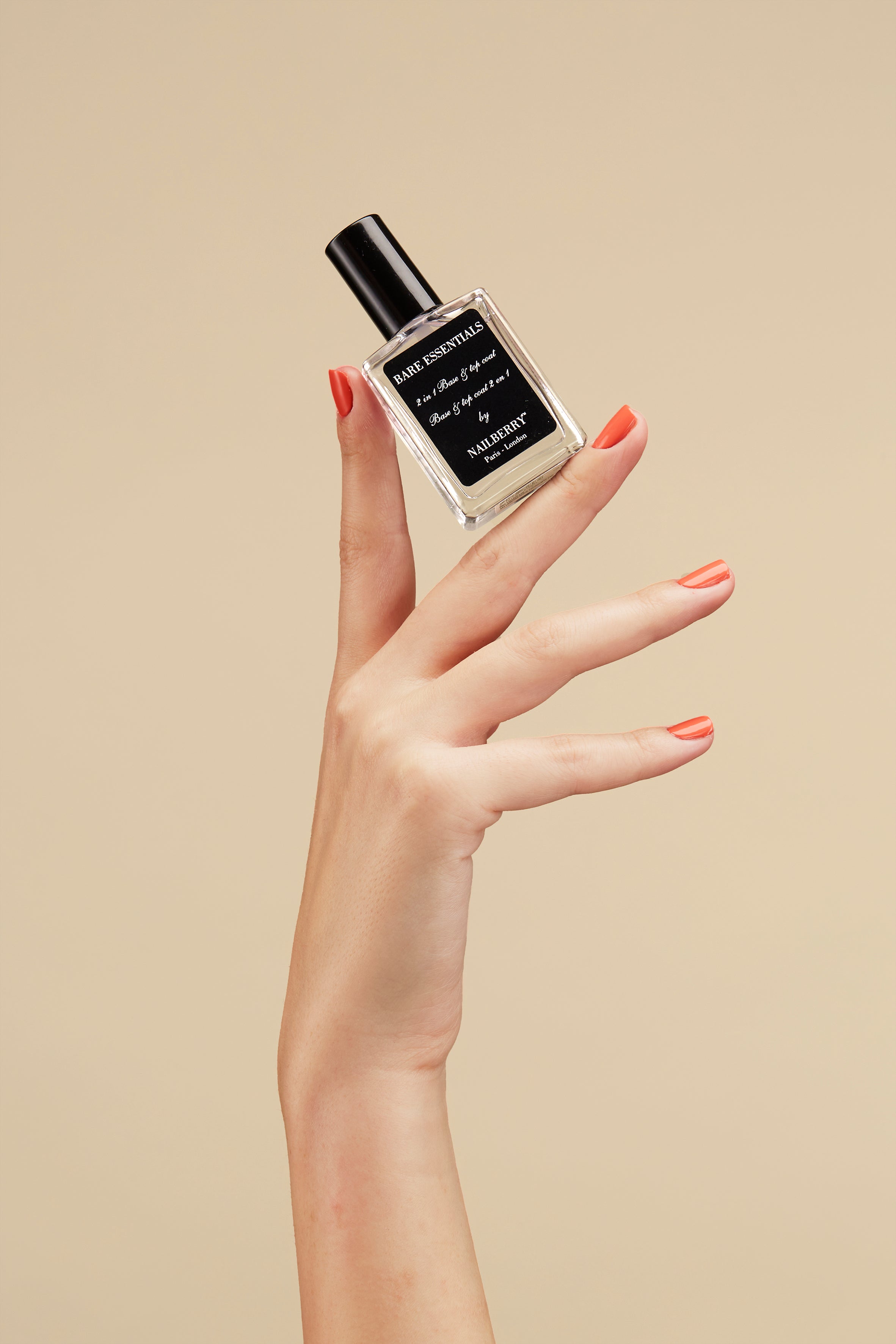nailberry-bare-essentials-2-in-1-base-top-coat-base-und-berlack image 2