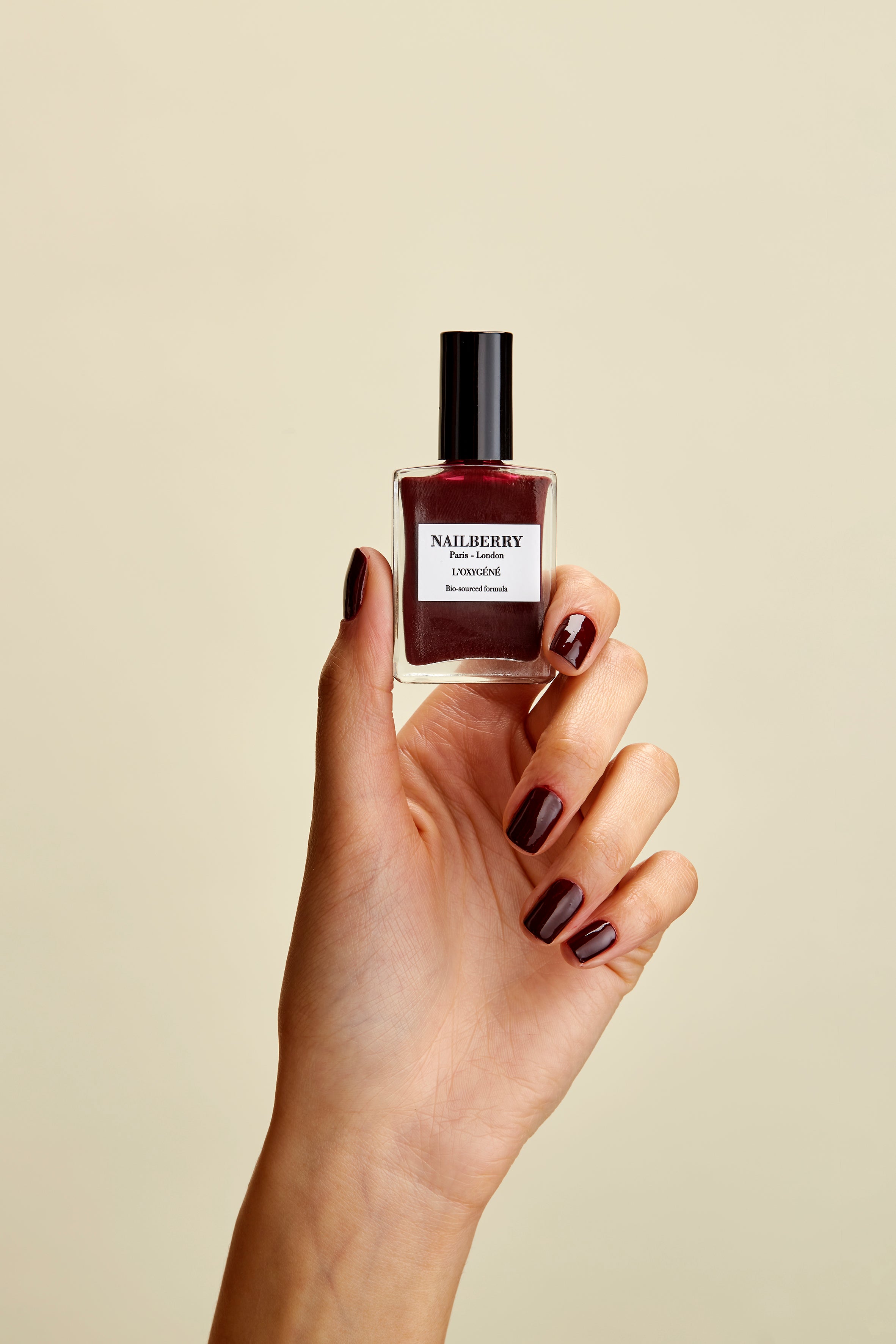 nailberry-le-temps-des-cerises-nagellack-tiefrot-burgunder image 2
