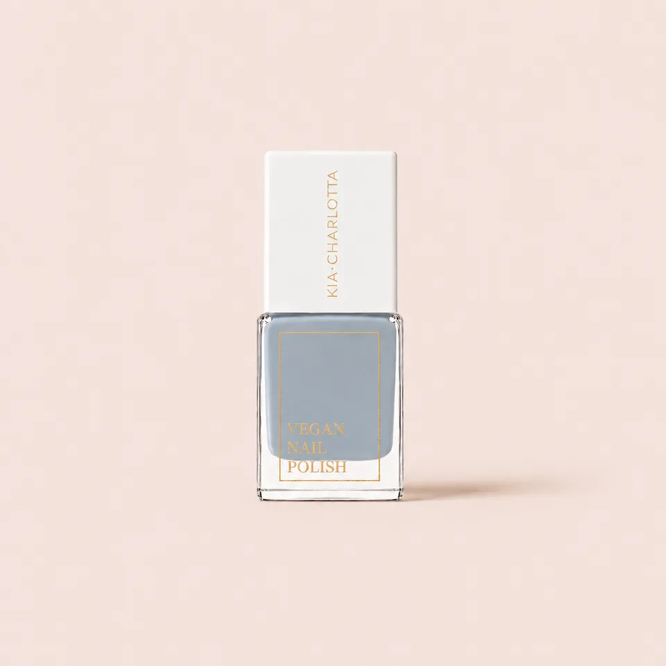 kia-charlotta-bloom-from-within-nagellack-blau-grau image 1