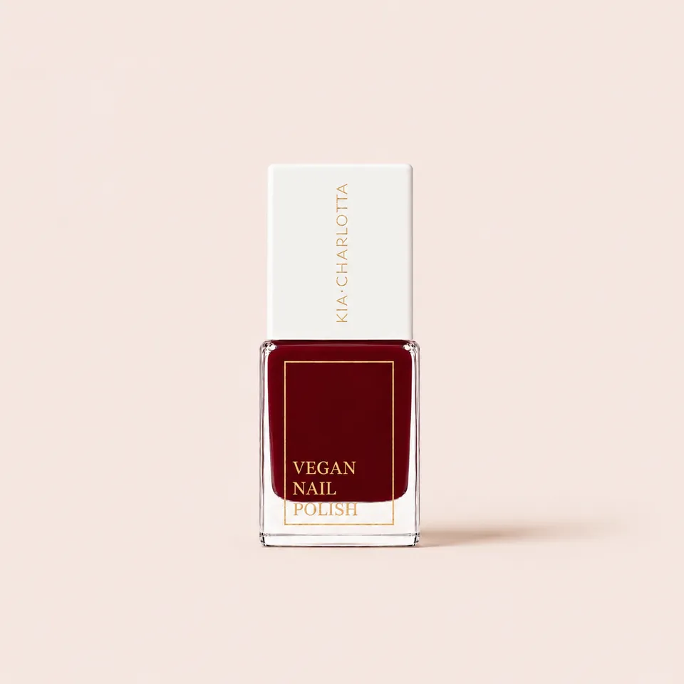 kia-charlotta-nagellack-super-powers-tiefweinrot-vegan image 1