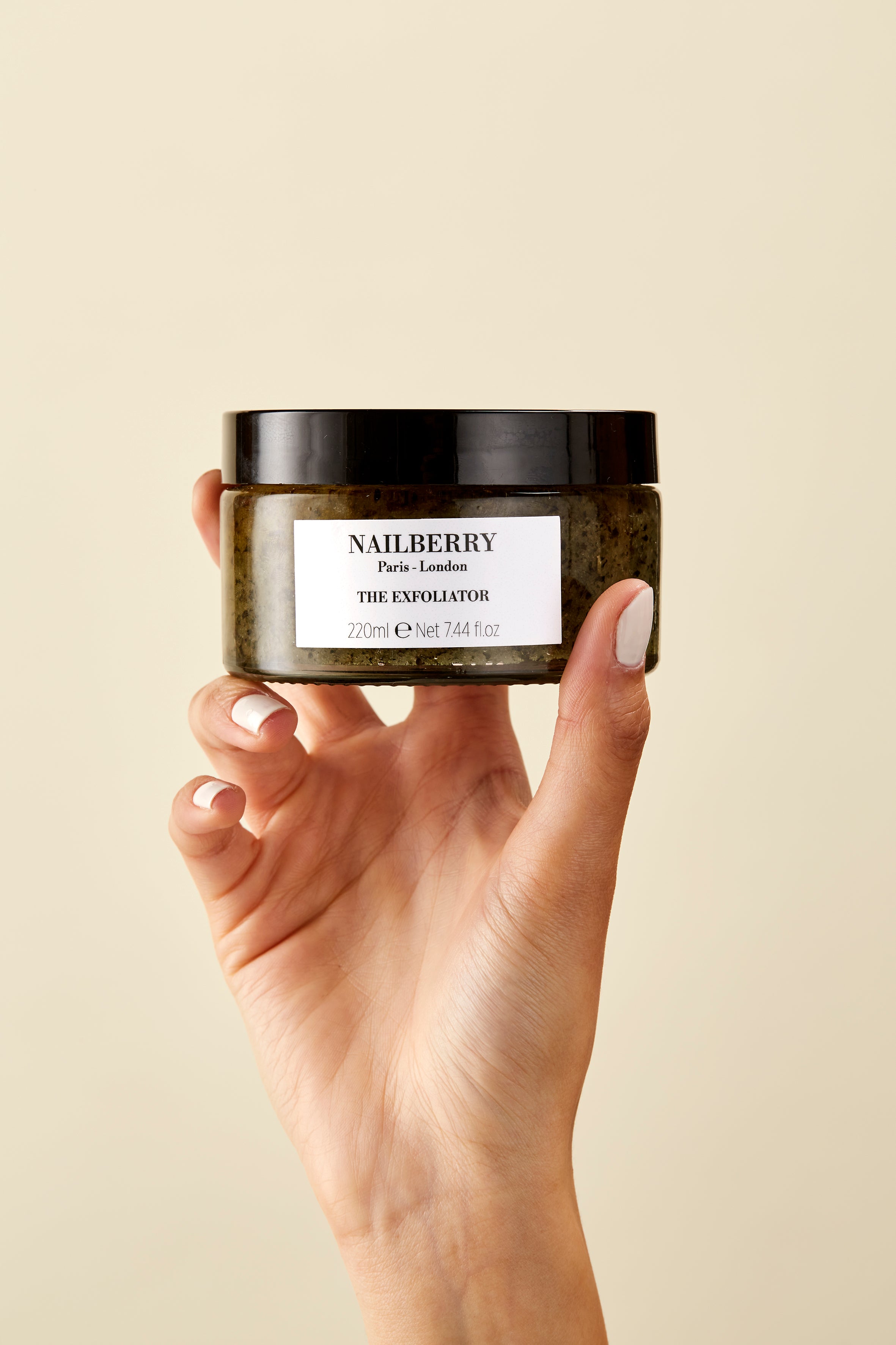 nailberry-the-exfoliator-hand-fu-peeling-gel-zu-milch image 2