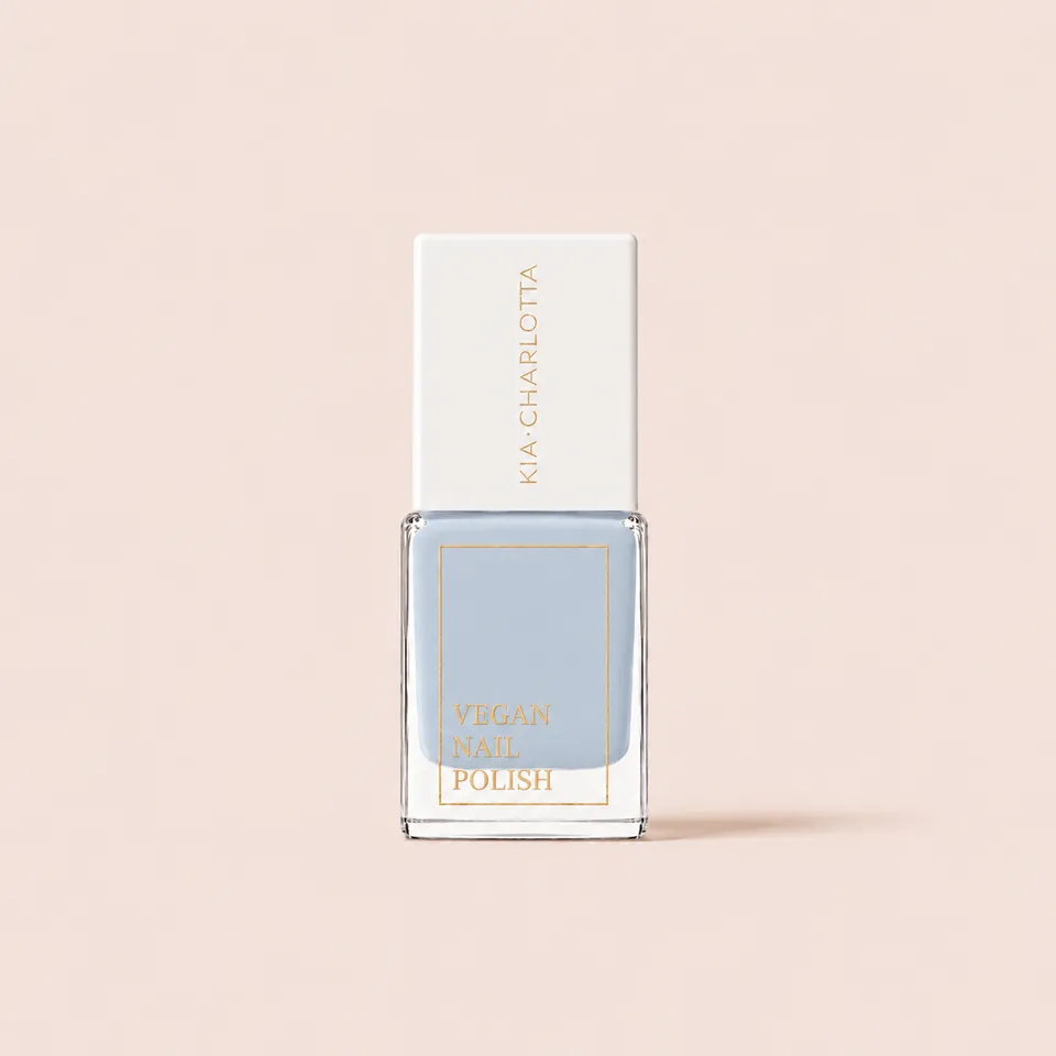 kia-charlotta-blue-aura-nagellack-himmelblau image 1