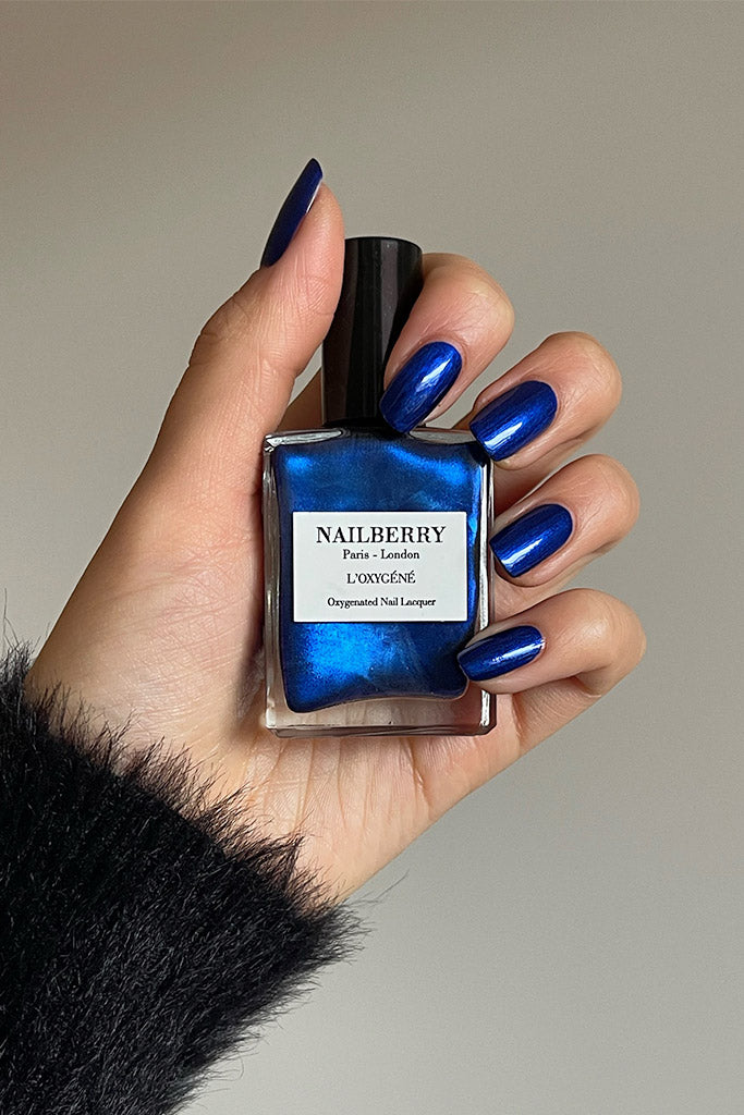nailberry-blue-moon-nagellack-royalblau-metallic-opaque image 2