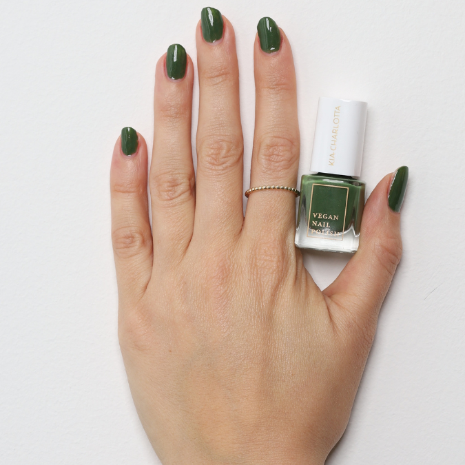 kia-charlotta-in-the-forest-nagellack image 2
