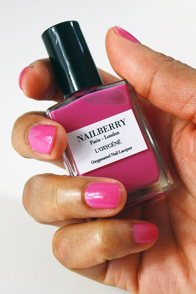 nailberry-pomegranate-juice-nagellack-fruchtiges-mittel-pink-semi-sheer-gloss image 2
