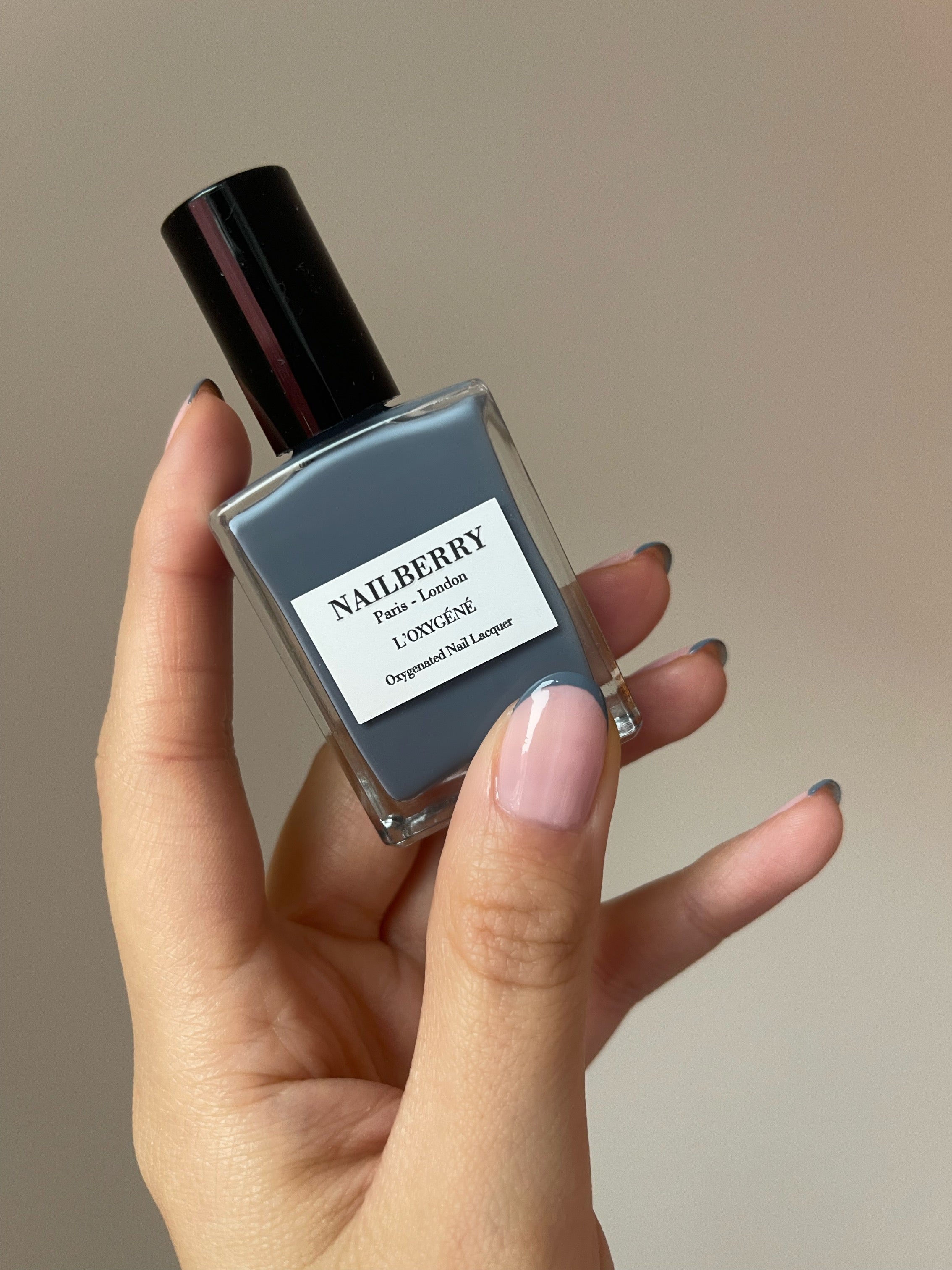 nailberry-spiritual-nagellack-mid-blue-opaque image 2